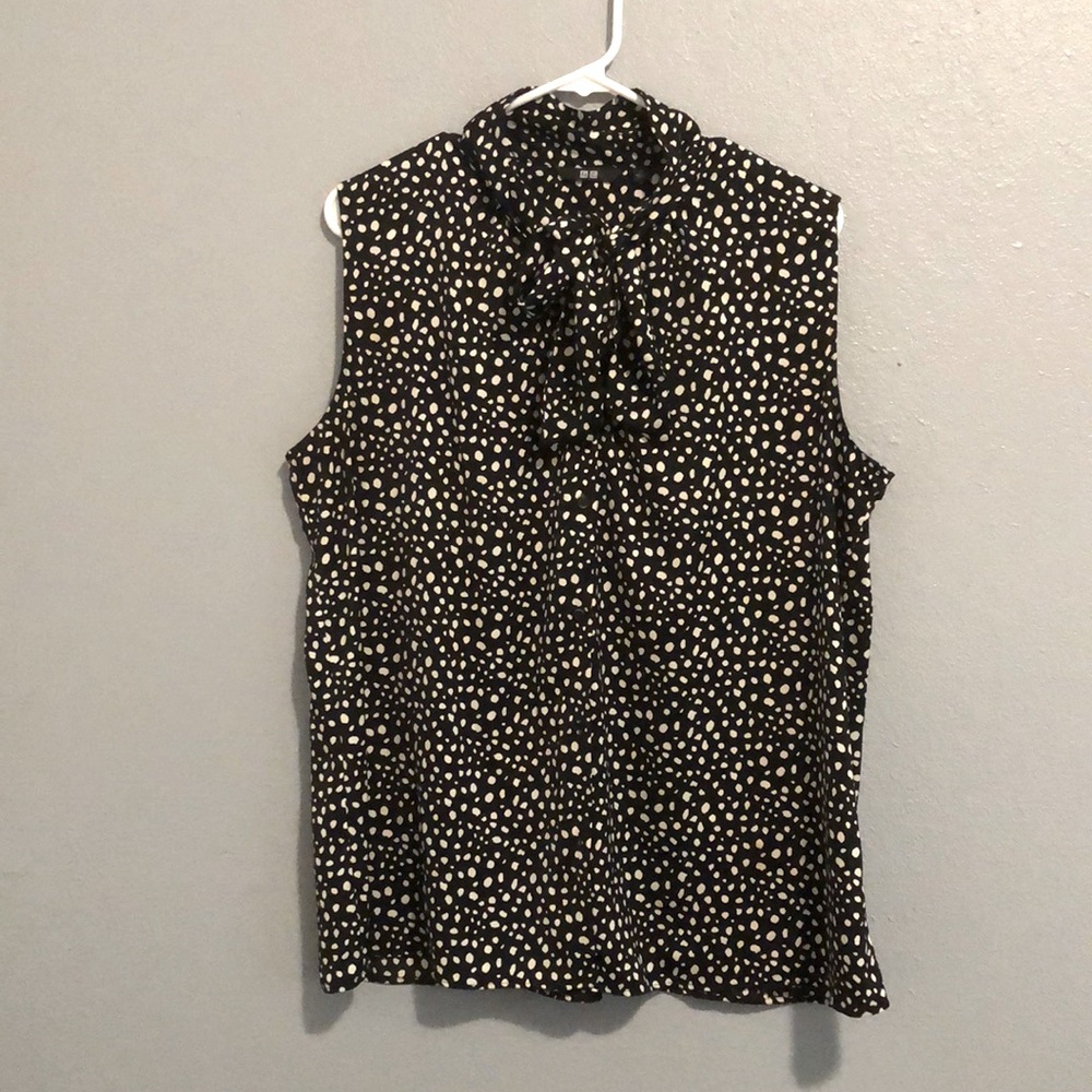 Set of two sleeveless tops with bows - Picture 2 of 3